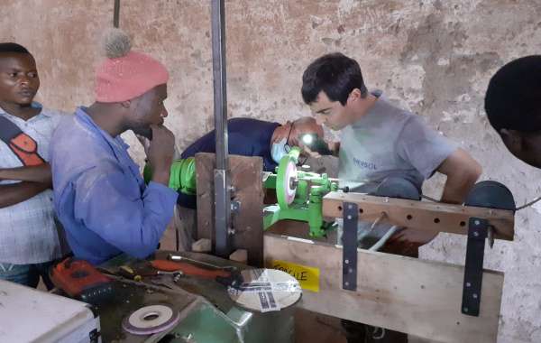 Formation à l'utilisation de machines-outils au CFP de Bukavu en RDC - 2021